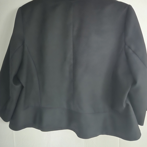 Jemma Women's 22W Black Skirt Suit - Picture 2 of 14